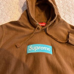 Supreme sweatshirt-excellent condition-size medium.